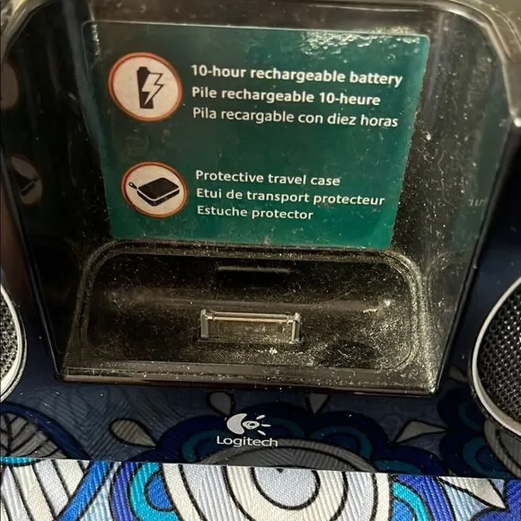 Logitech unit plus remote plus power plus bag to carry it in - Picture 4 of 9